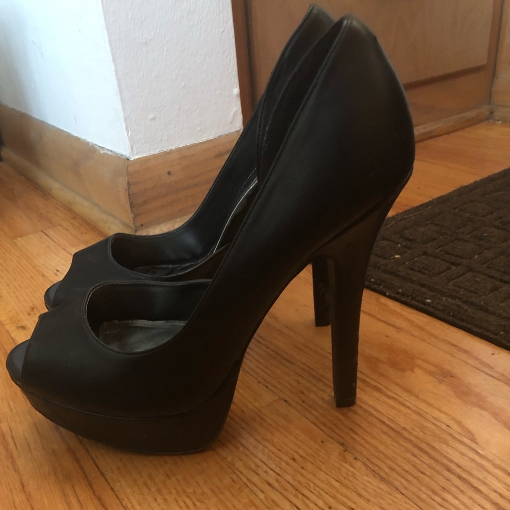 Black peep-toe Heels